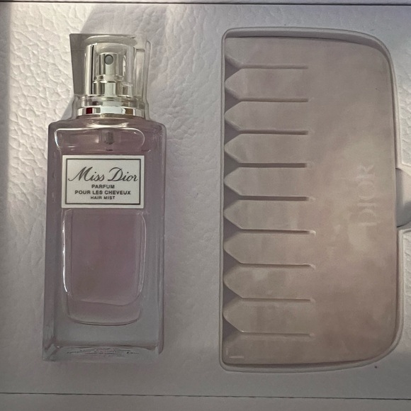 Dior Miss Dior 1 oz. Hair Mist and Quartz Comb Set - Picture 2 of 3